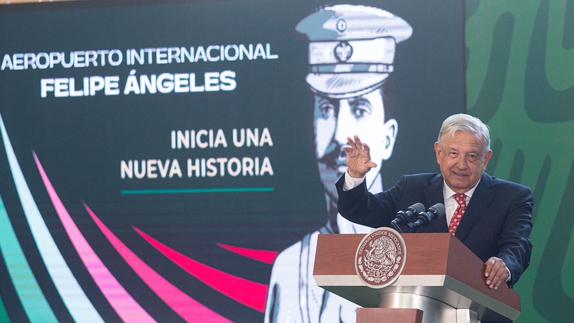 López Obrador inauguró el nuevo aeropuerto en compañía más de mil invitados promotores de la Cuarta Transofrmación