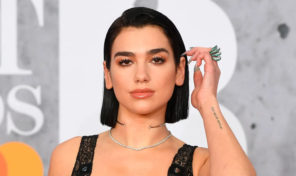 Dua Lipa podría ser demandada por usar una fotografía de ella misma