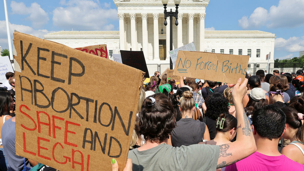 Revocan derecho a aborto en EE.UU.