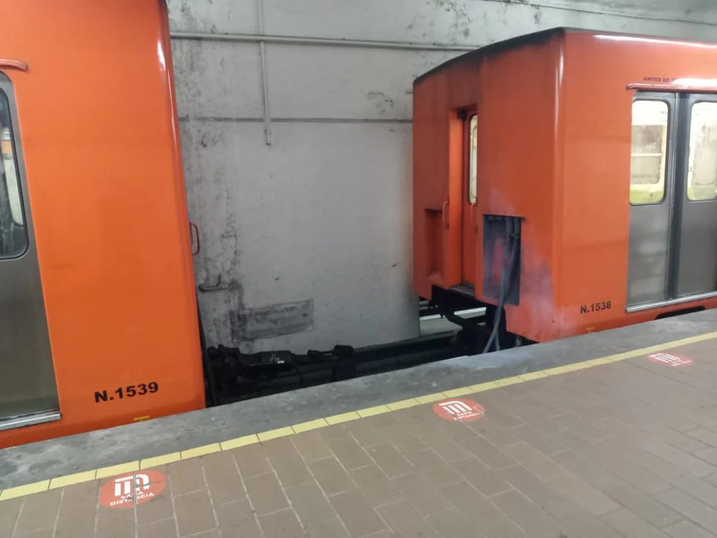 Otro accidente en el Metro, vagón de Línea 7 se separa tras llegar al andén en Polanco