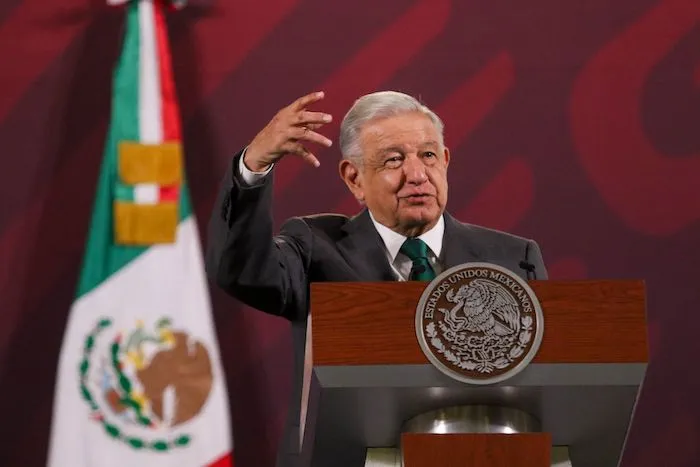 AMLO y empresarios acuerdan reabrir 35 hoteles para el Tianguis Turístico de Acapulco