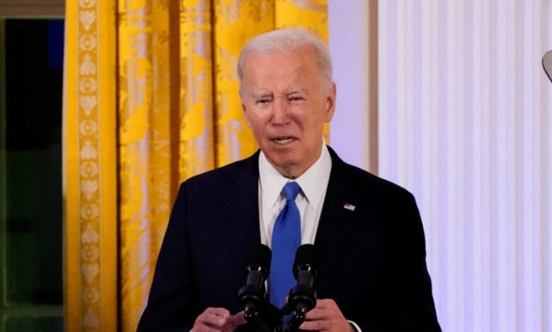 Republicanos en la Cámara de Representantes aprueban investigación de juicio político contra Biden