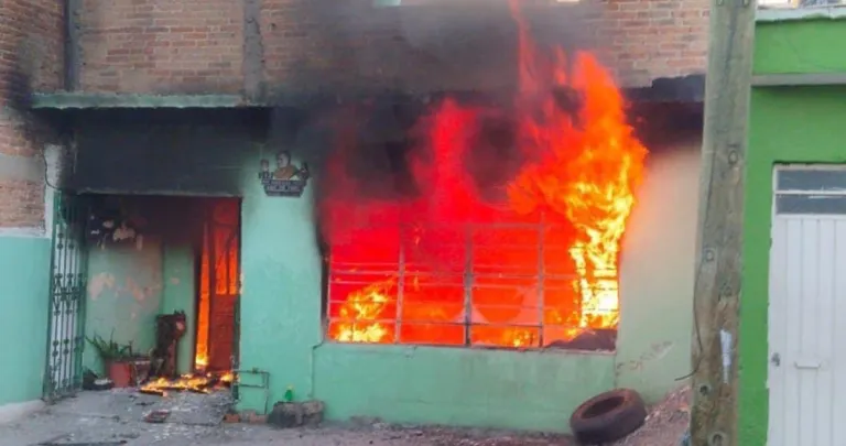 Tres mujeres, la madre y sus dos hijas, mueren por explosión de tanque de gas en SLP