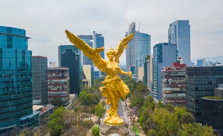 El Ángel de la Independencia es del Gobierno de la CDMX; desechan controversia de Sandra Cuevas