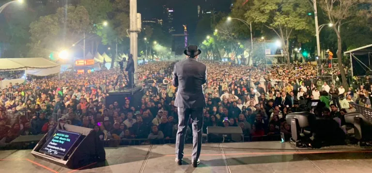 Más de 120 mil personas en concierto de fin año en CDMX