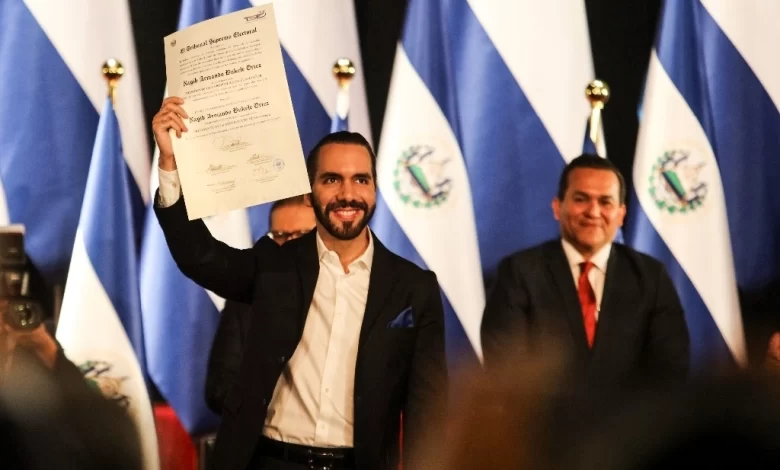 Bukele recibe las credenciales como presidente relecto de El Salvador