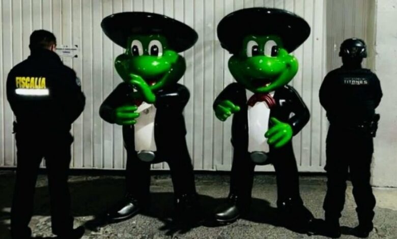 Fiscalía del Edomex halla en Nezahualcóyotl las figuras del Señor Frog’s robadas en Acapulco tras el paso de “Otis”