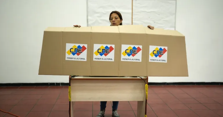 Consejo Nacional Electoral venezolano proclama a Maduro ganador de comicios