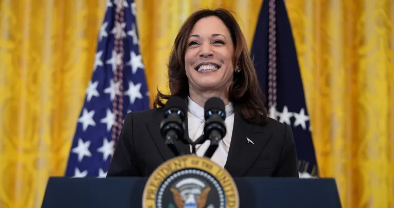 Kamala Harris podría ser la primera mujer mandataria de EU; segunda en Norteamérica