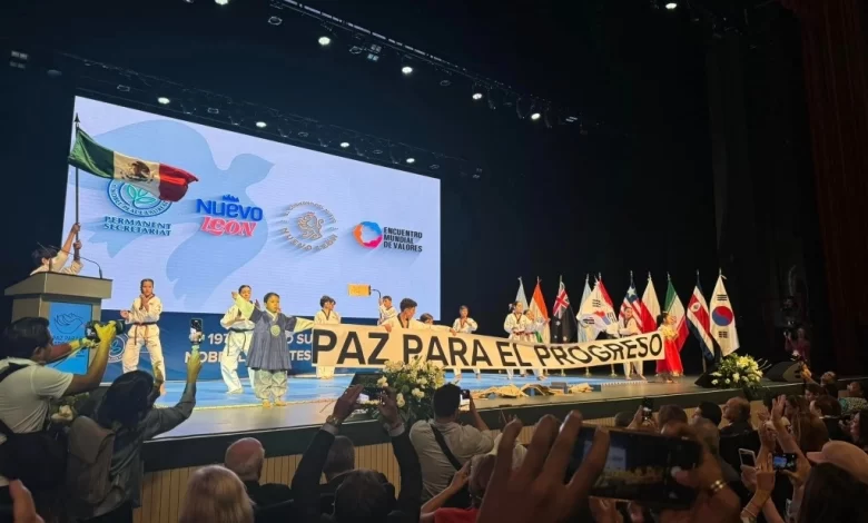 Se reúnen en Monterrey premios Nobel de la Paz