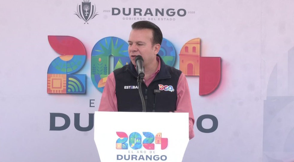 Gobernador de Durango genera polémica al llamar ‘vieja gritona’ a una mujer en evento público