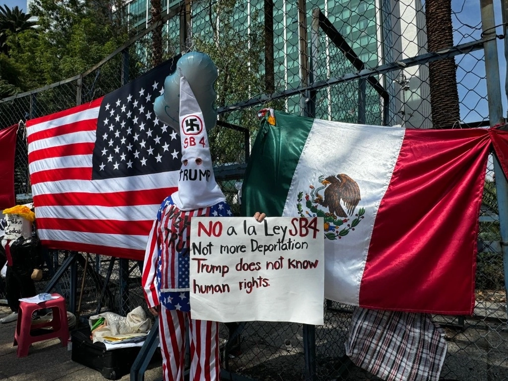 Ongs exigen el alto al genocidio en Palestina con protesta frente a la Embajada de EU contra Trump