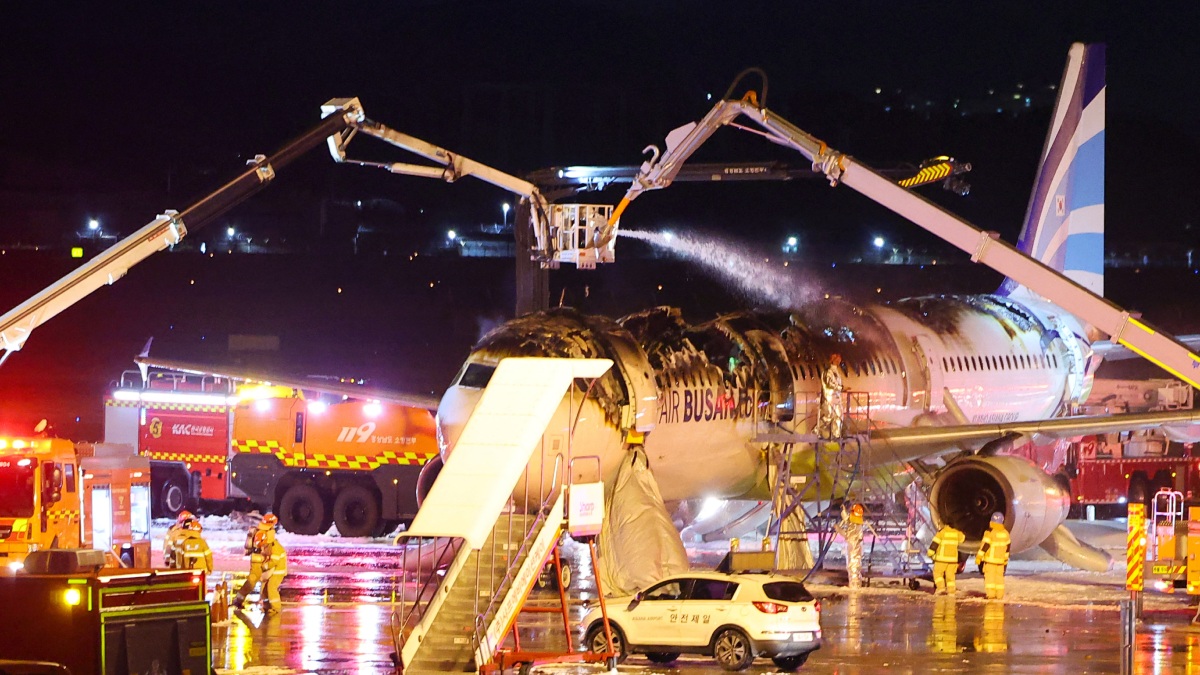 Incendio en avión de Air Busan en Corea del Sur provoca evacuación de emergencia