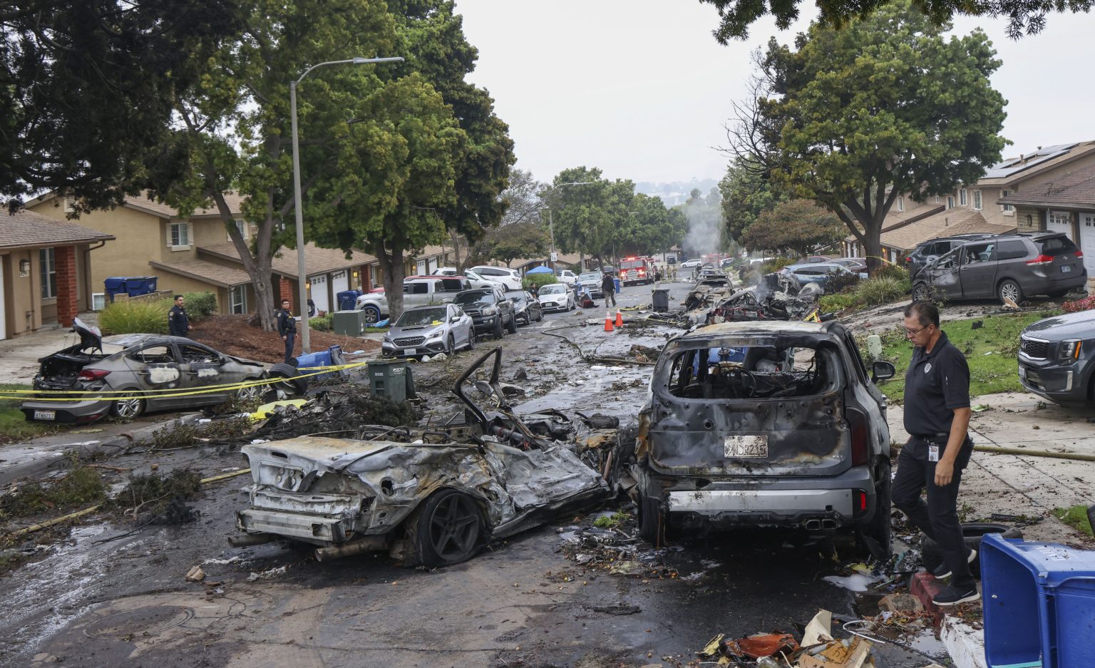 Tragedia aérea en San Diego: avión privado se estrella en zona residencial y deja varios muertos