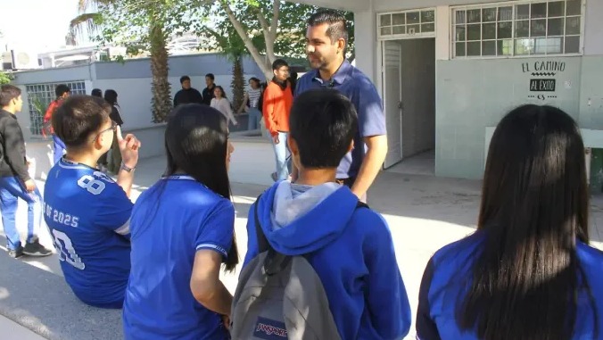“Con uno que se rescate, todo valió la pena”: la visión de un maestro en Ciudad Juárez, Chihuahua