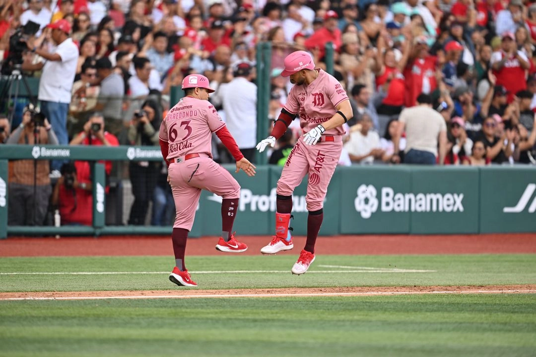 Diablos Rojos arrasan de nuevo con Pericos y rozan la barrida en casa